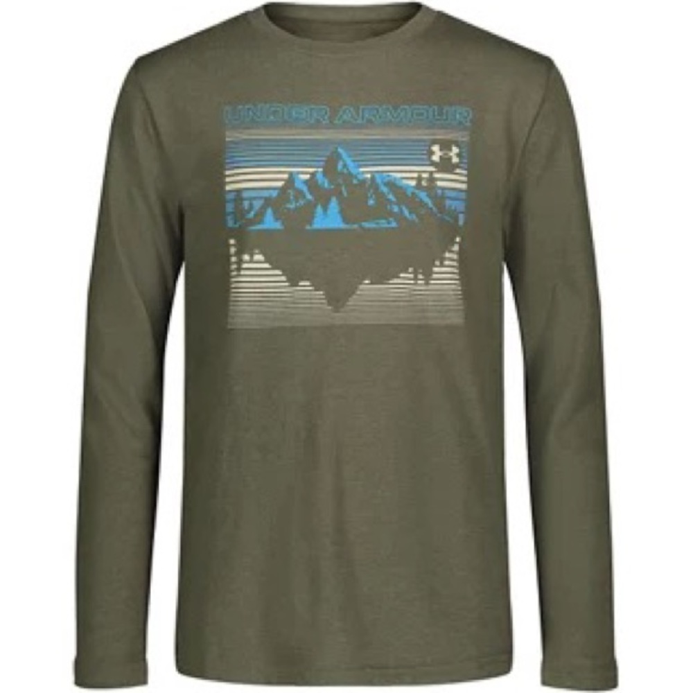 Under Armour Boys XL loose fit, long sleeved mountain tee. Never worn, like new.